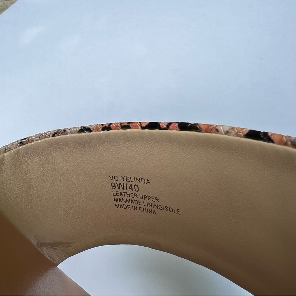 Vince Camuto Yelinda toe loop sandals size 9W/40 - Picture 7 of 9
